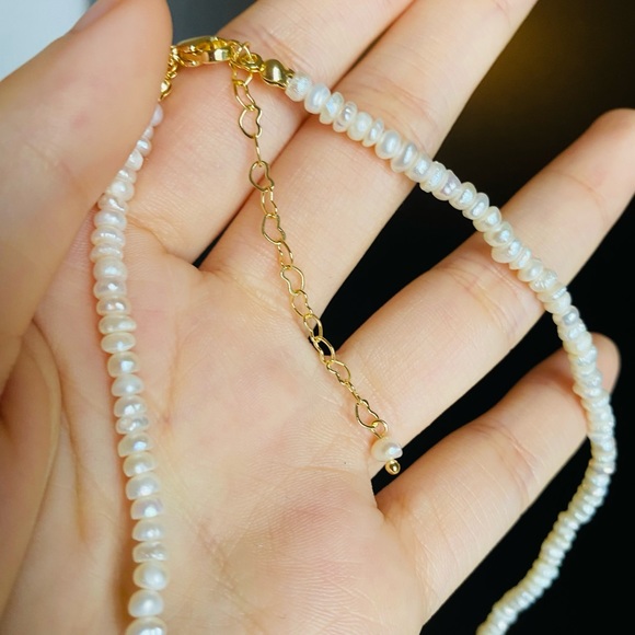 [SOLD] Dainty mini pearl necklace choker natural freshwater pearls 100% Handmade - Picture 6 of 7